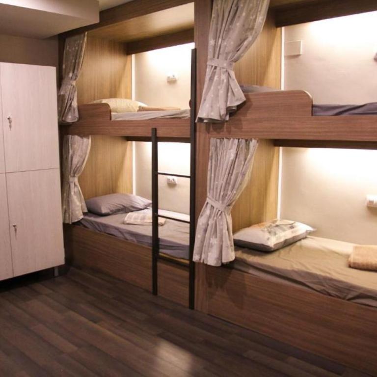 Barcelona & You Hostel Sagrada Familia - Cama en habitación femenina compartida de 4 camas - 9