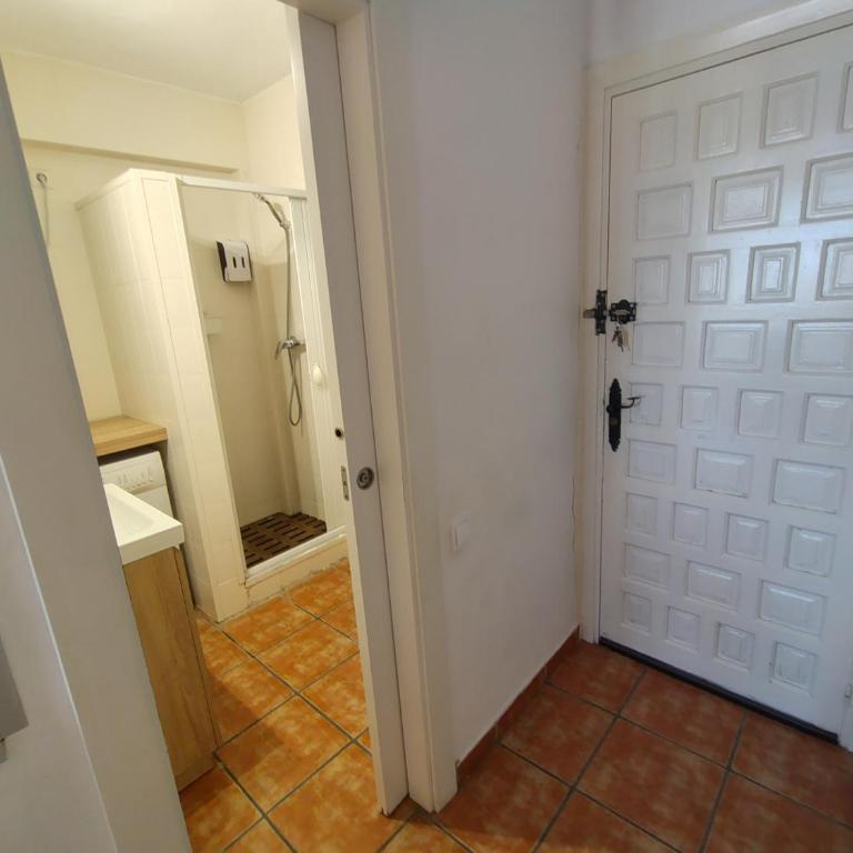 Cozy Studio in Heart of Nueva Andalucía - Pass the Keys - Apartamento Estudio - 18