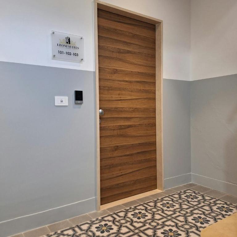 Leoni Suites - Camera Tripla Deluxe - 14
