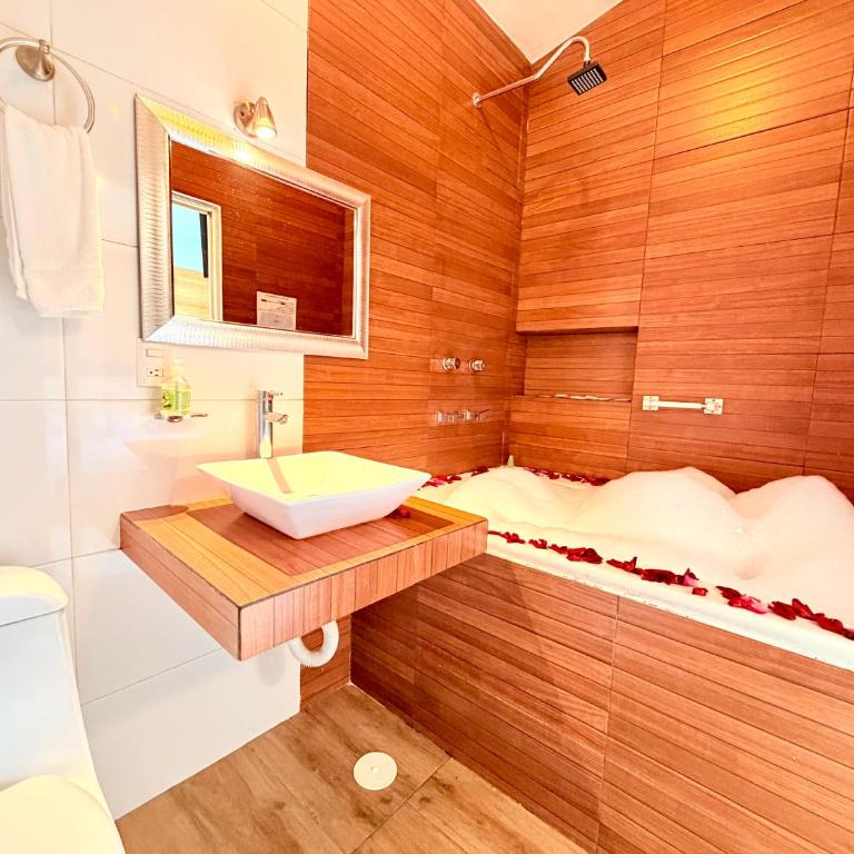 Loft Estilo y Diseño, Alberca con Calefacción! Cuernavaca somos los únicos en ofrecerte 2 jacuzzis climatizados y sistema de hidromasaje tipo Spa! Amplia y lujosa cama para alberca! Terraza privada con asador de carbon! 3 smart TV, Wi-Fi Gratis! - Apartamento de 2 dormitorios con vistas a la piscina - 14