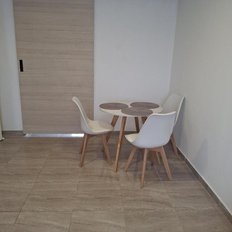 Comfortable studio apartment 301 near the US Embassy - One-Bedroom Apartment - 16