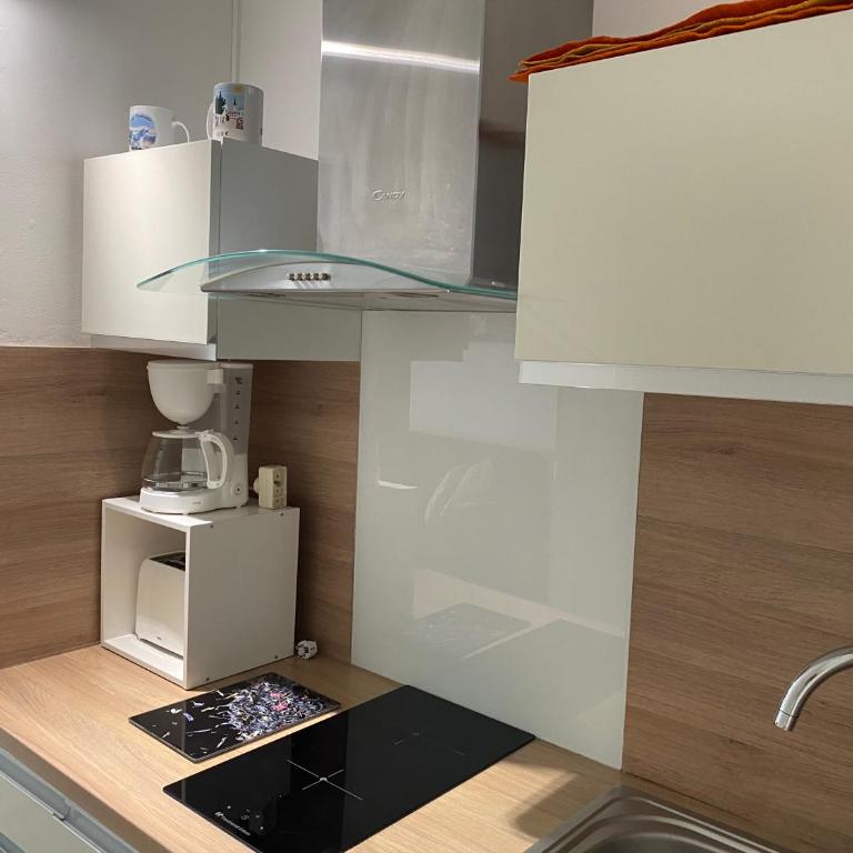Studio coquet avec balcon vue sur Mont St Clair- Sète, avec climatisation, Très proche des Thermes - Appartement 1 Chambre - 5