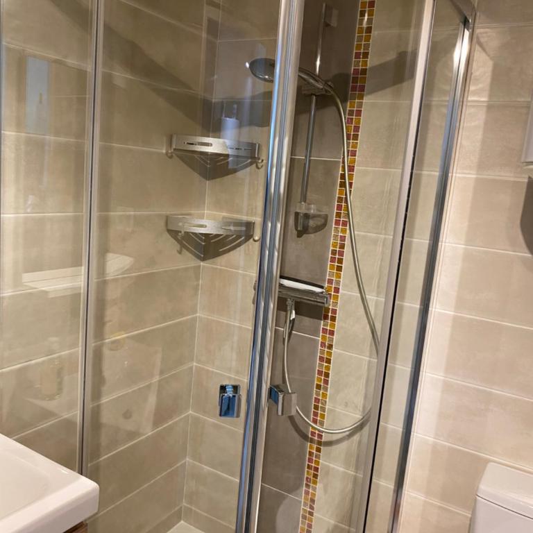 Studio coquet avec balcon vue sur Mont St Clair- Sète, avec climatisation, Très proche des Thermes - Appartement 1 Chambre - 7