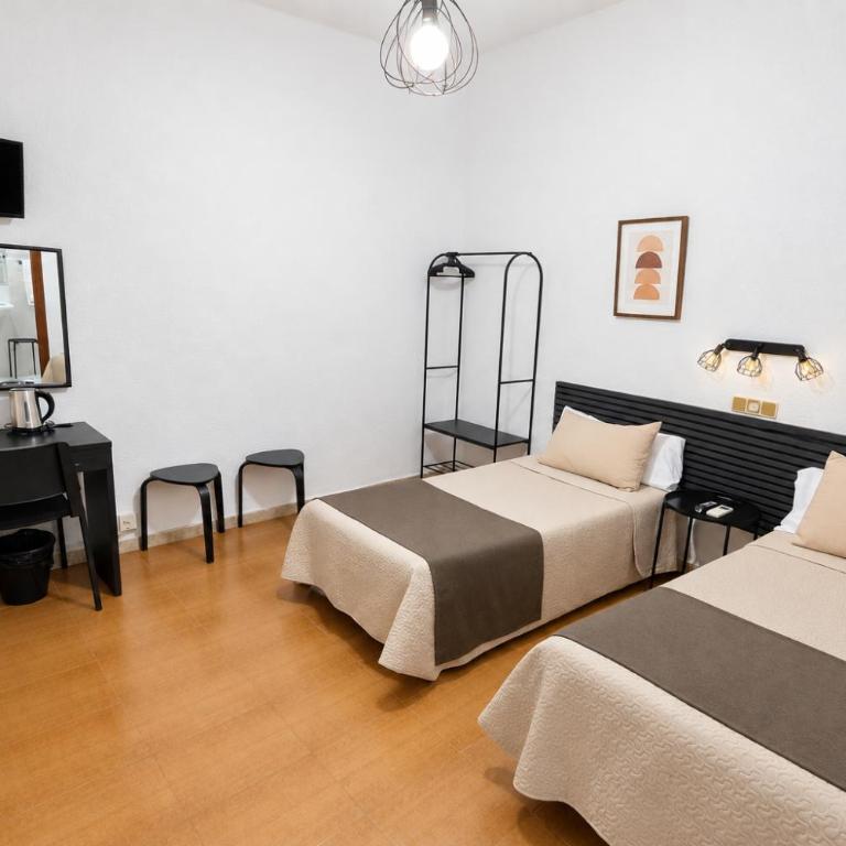 Hostal Prada - Dreibettzimmer - 1