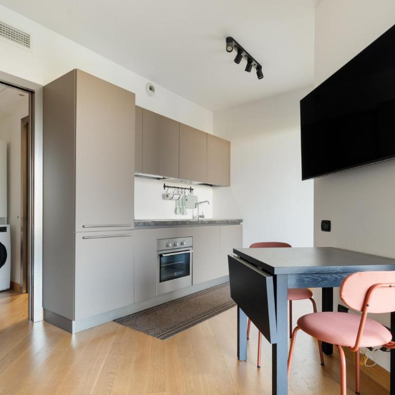 GuestHost - Traiano Comfy and Bright Studio - Estudio - 11