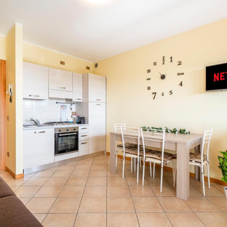 Desenzano-Sirmione - Lake at 1 min - Pool, Wifi, AC - Appartamento con 1 Camera da Letto e con Giardino - 20