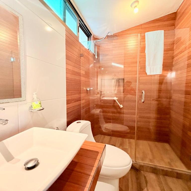 Loft Estilo y Diseño, Alberca con Calefacción! Cuernavaca somos los únicos en ofrecerte 2 jacuzzis climatizados y sistema de hidromasaje tipo Spa! Amplia y lujosa cama para alberca! Terraza privada con asador de carbon! 3 smart TV, Wi-Fi Gratis! - Apartamento de 2 dormitorios con vistas a la piscina - 25