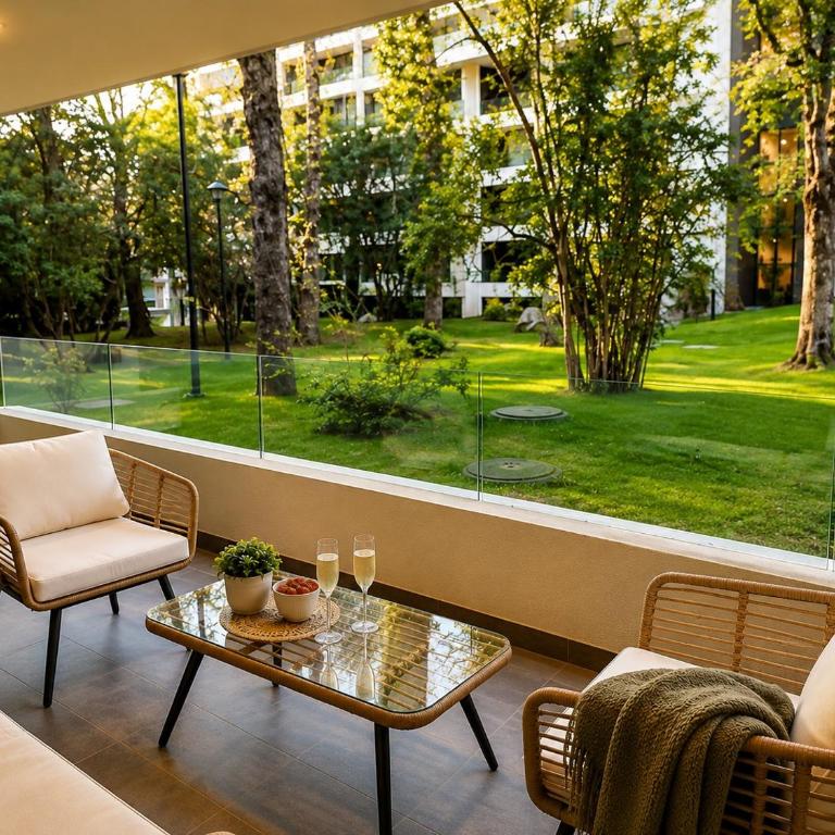 Vista a la naturaleza más Terraza WiFi de alta velocidad - Apartamento de 2 dormitorios - 1