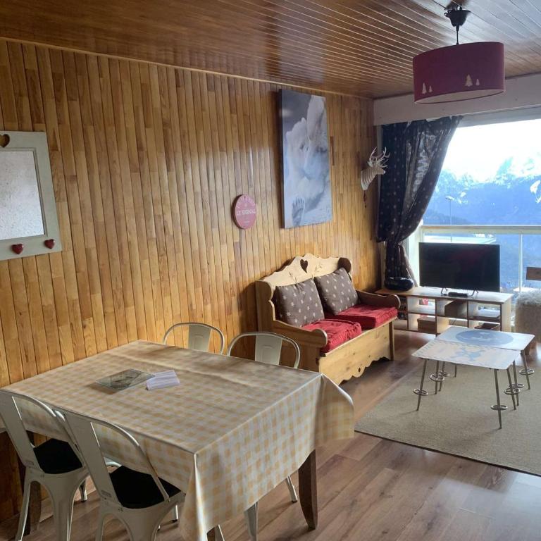 Appartement cosy 2 pièces, 6 pers, balcon sud, Alpe d'Huez, proche remontées mécaniques et commerces - Appartement 1 Chambre - 10