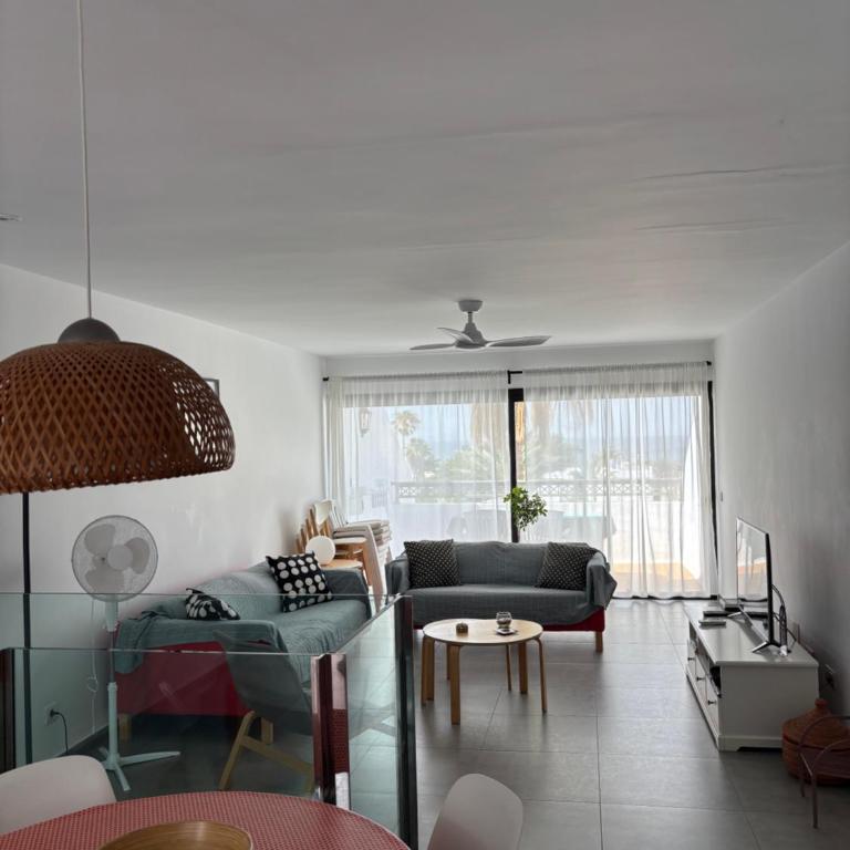 Bonito y espacioso apartamento al lado de la playa. - Appartement 2 Chambres - 17