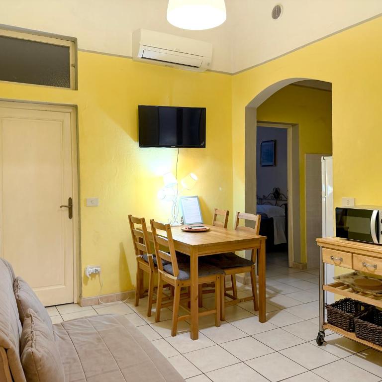 Il Guelfo Central Apts Near SMN & Fortezza da Basso - Two-Bedroom Apartment - 35