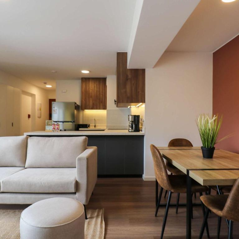 Prime 2BR with Balcony in Miraflores - Two-Bedroom Apartment with Balcony - 12