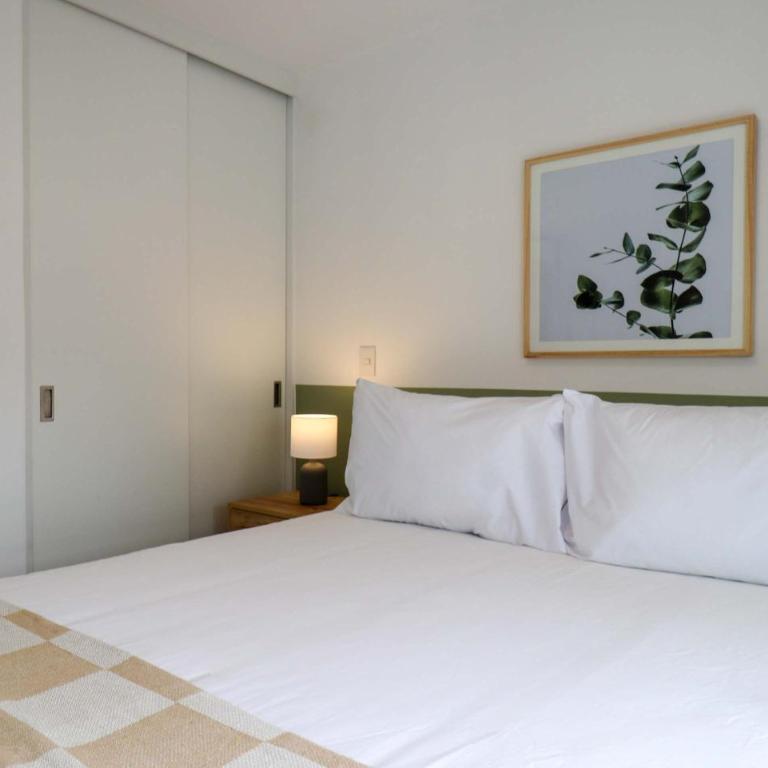 Prime 2BR with Balcony in Miraflores - Two-Bedroom Apartment with Balcony - 16