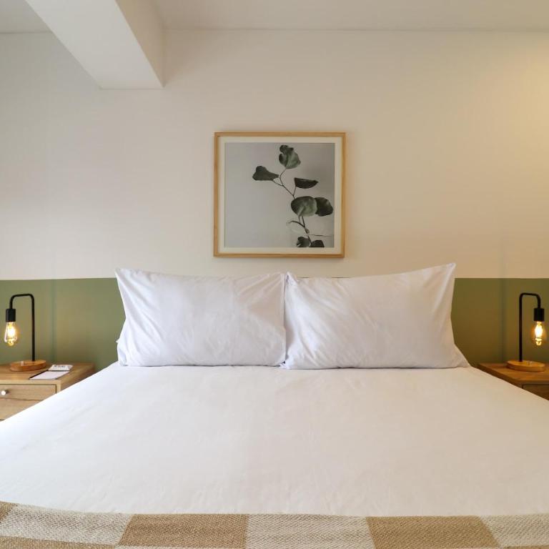 Prime 2BR with Balcony in Miraflores - Two-Bedroom Apartment with Balcony - 19