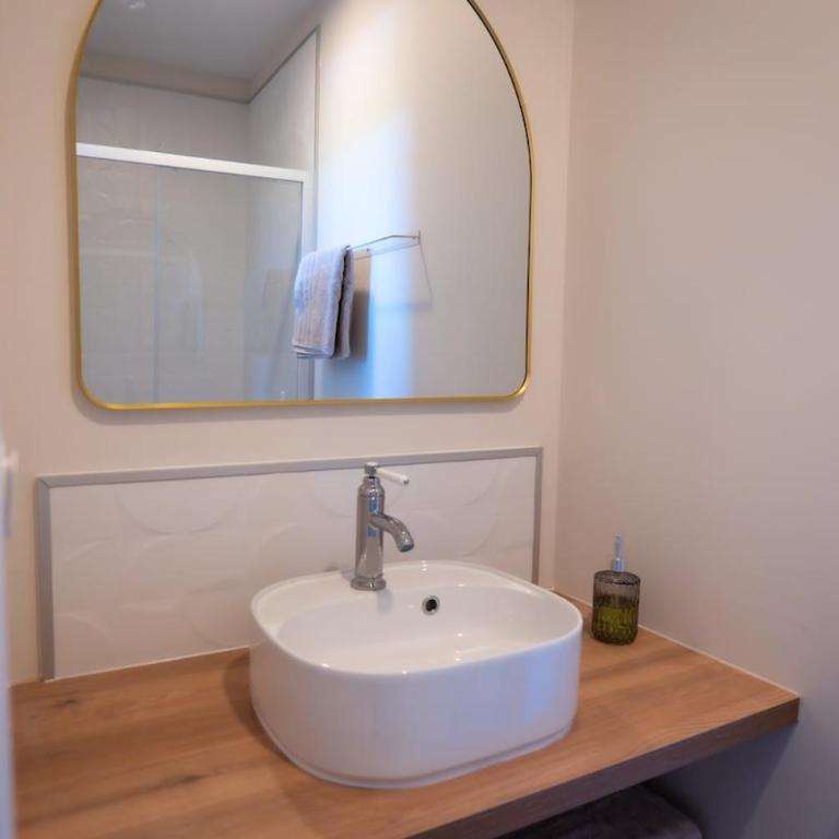 Close to Sanctuaires - Premium comfort - Easy parking - Appartement 2 Chambres - 26