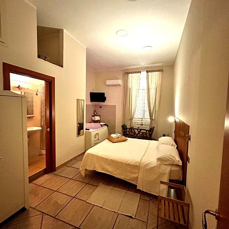Comfort and Breakfast - Camera Queen con Vasca Idromassaggio - 3