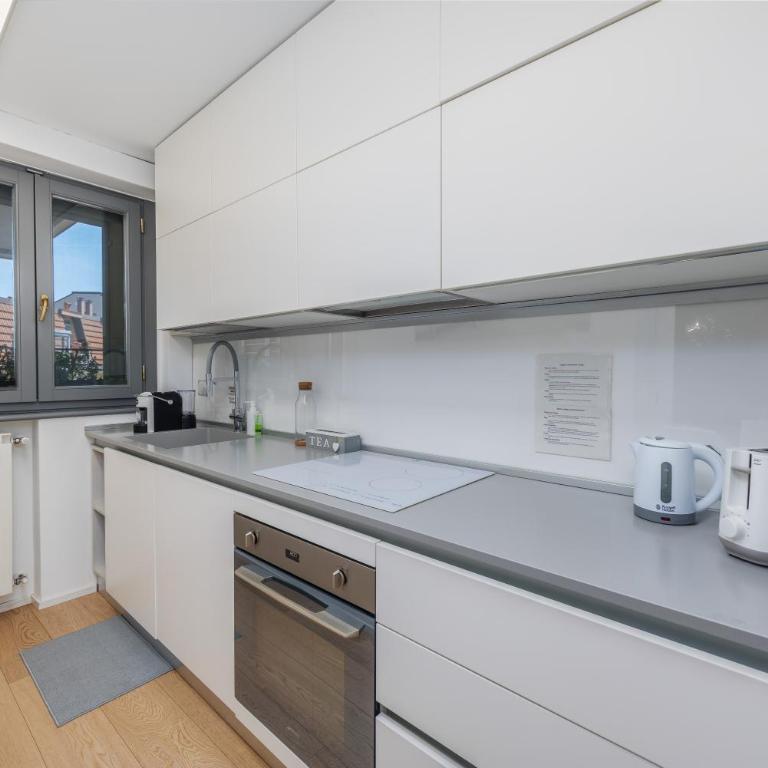 Penthouse - Terrace - 3 min to Metro - Central Station - Apartamento de 2 dormitorios con terraza - 3