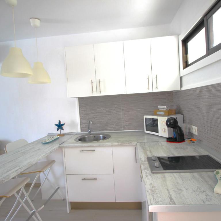 Blue Harmony Apartment - One-Bedroom Apartment - 14