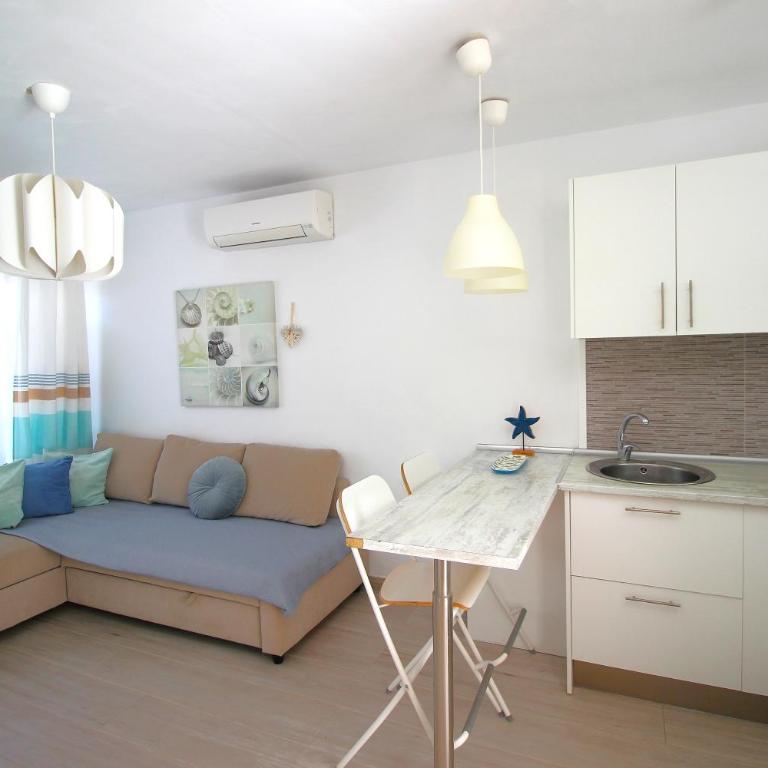 Blue Harmony Apartment - One-Bedroom Apartment - 6