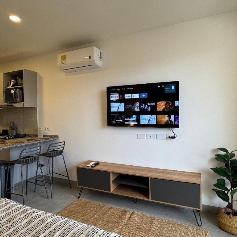 Apartaloft Facing the Sea & Pools | Don Jaca - One-Bedroom Apartment - 10