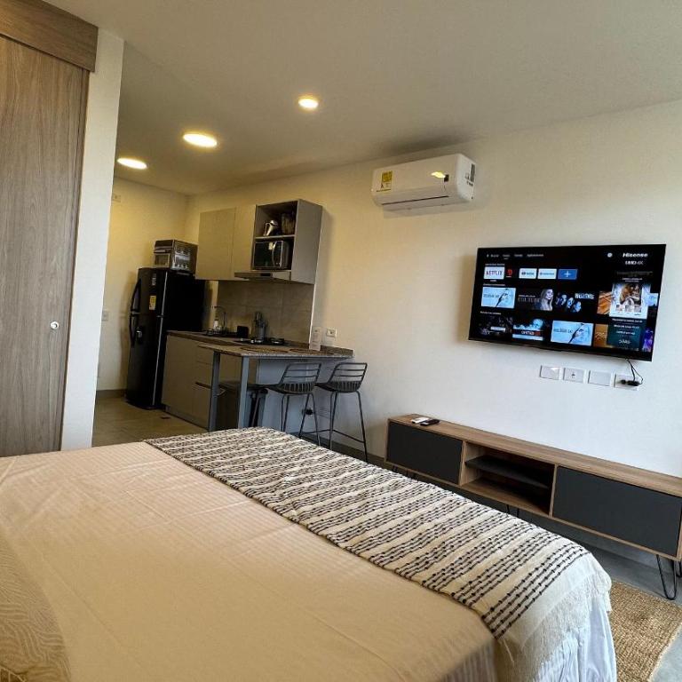 Apartaloft Facing the Sea & Pools | Don Jaca - One-Bedroom Apartment - 13