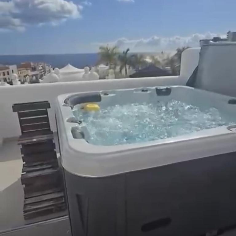 Suite adeje paradise with private jacuzzi - Three-Bedroom Apartment - 26