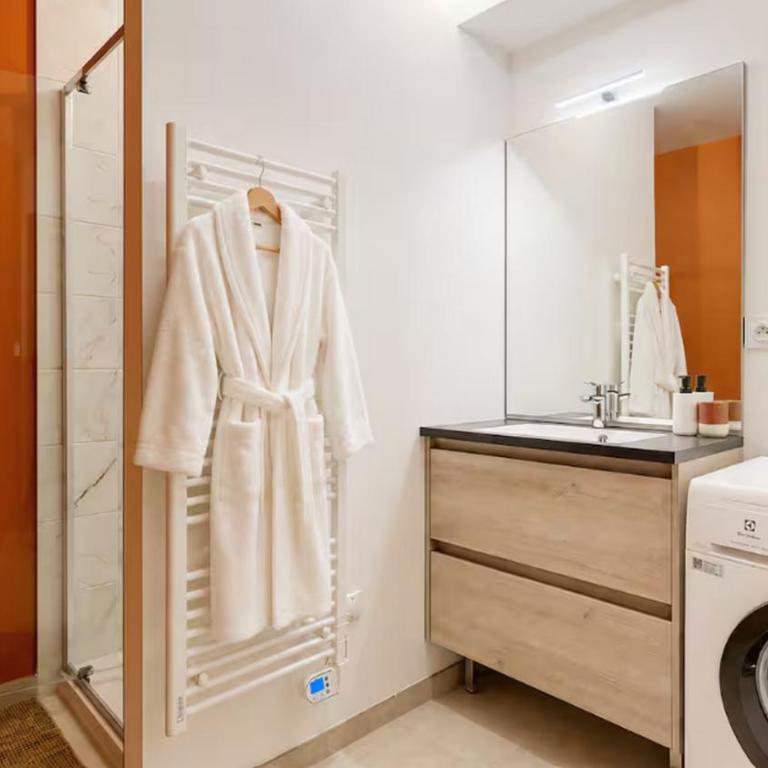 Appartement Carlos Résidence Pierre ChamoniX - Three-Bedroom Apartment - 17