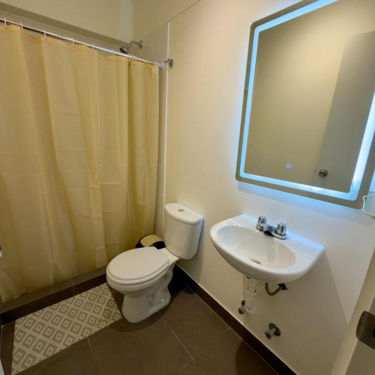 Dpto entero en Chorrillos Av los Faisanes 2 dormitorios 2 baños - Two-Bedroom Apartment - 6
