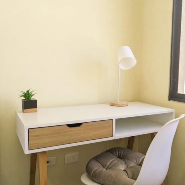 Amplio departamento CENTRO NORTE con PARQUEADERO - Two-Bedroom Apartment - 5