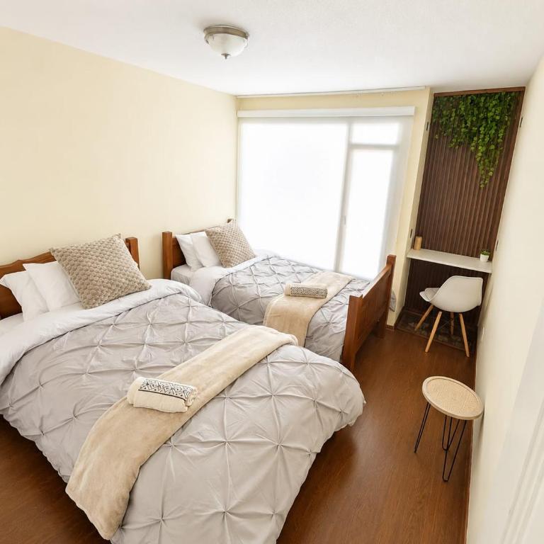 Amplio departamento CENTRO NORTE con PARQUEADERO - Two-Bedroom Apartment - 7