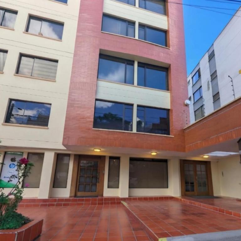 Amplio departamento CENTRO NORTE con PARQUEADERO - Two-Bedroom Apartment - 9