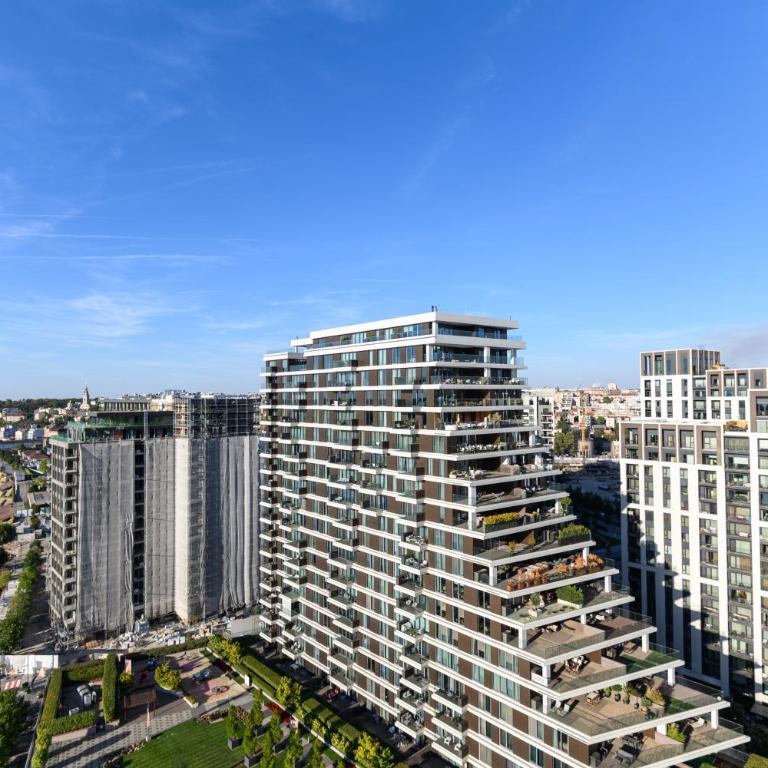 BW Exclusive Residence with Free Garage - Deluks Apartman sa 1 Spavaćom Sobom i Pogledom na Grad - 1