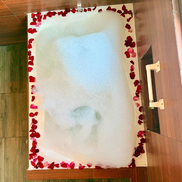 Loft muy amplio con alberca climatizada! Cuernavaca somos los únicos en ofrecerte 2 jacuzzis premium con agua caliente y sistema de hidromasaje tipo Spa! Elegante cama para alberca! Impresionantes vistas en la terraza panorámica con asador! Wi-Fi gratis! - Loft - 16
