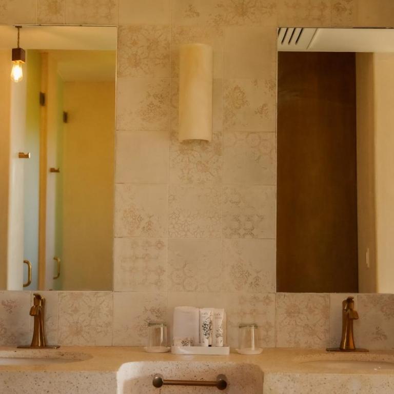 Azucar Hotel Tulum - Zimmer mit Kingsize-Bett und Balkon - 2