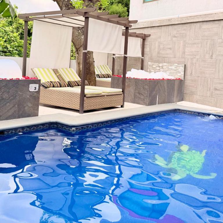 Loft muy amplio con alberca climatizada! Cuernavaca somos los únicos en ofrecerte 2 jacuzzis premium con agua caliente y sistema de hidromasaje tipo Spa! Elegante cama para alberca! Impresionantes vistas en la terraza panorámica con asador! Wi-Fi gratis! - Loft - 10