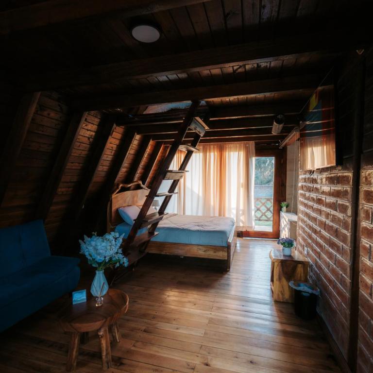 Mount House Lodge - Deluxe Bungalow - 12