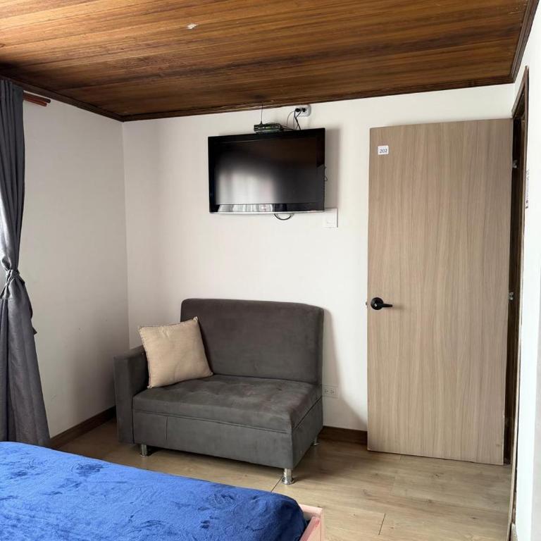 Hotel Titan Plaza 80 - Habitación Doble con baño privado - 4