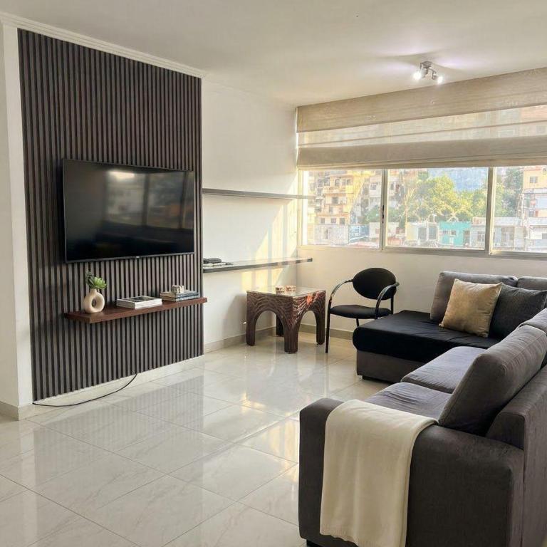 Dpto 2 hab vista al cerro en Puerto Santa Ana - Apartamento de 2 dormitorios - 1