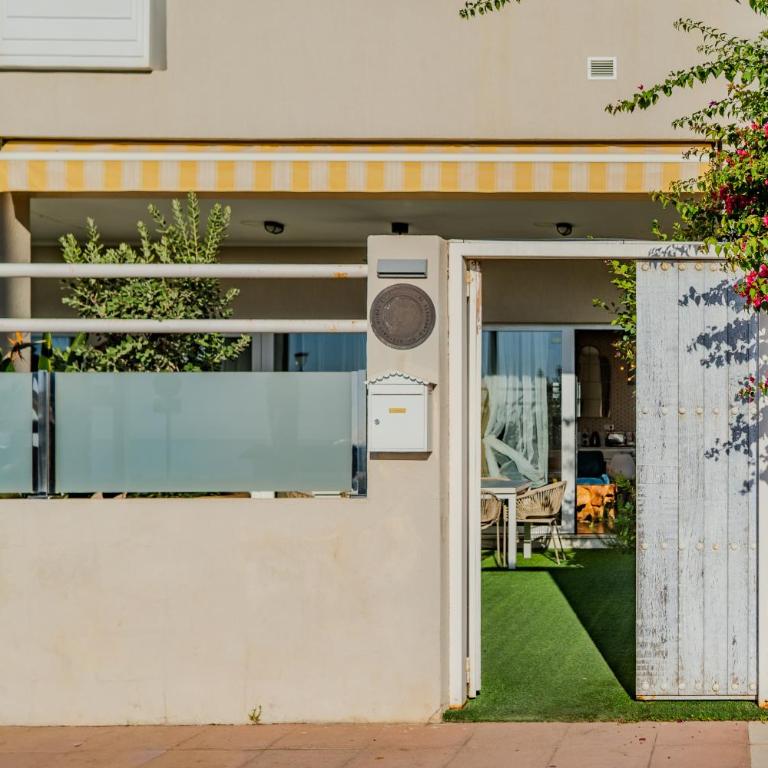 Apartamentos LOLA y MANUELA en primera línea playa Carihuela con excelente Terraza-jardin de 80 m2 frente al Mar con aparcamiento privado Ideal para descansar oyendo las olas del Mar - Appartement 2 Chambres - 15