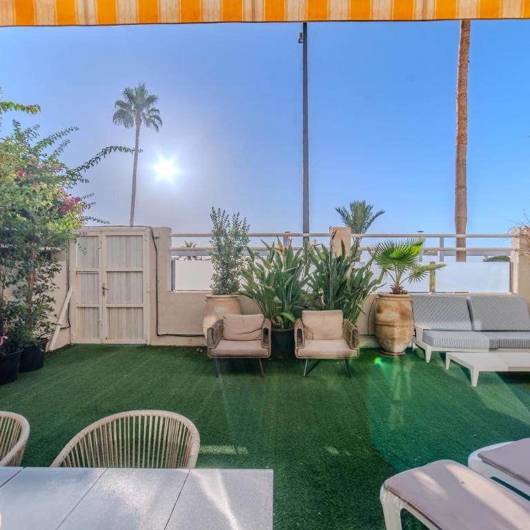 Apartamentos LOLA y MANUELA en primera línea playa Carihuela con excelente Terraza-jardin de 80 m2 frente al Mar con aparcamiento privado Ideal para descansar oyendo las olas del Mar - Appartement 2 Chambres - 36