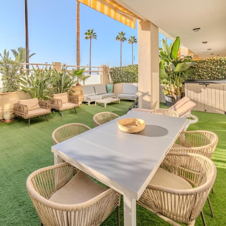 Apartamentos LOLA y MANUELA en primera línea playa Carihuela con excelente Terraza-jardin de 80 m2 frente al Mar con aparcamiento privado Ideal para descansar oyendo las olas del Mar - Appartement 2 Chambres - 33