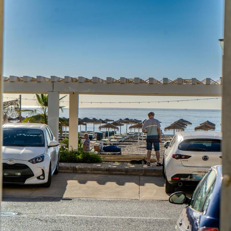 Apartamentos LOLA y MANUELA en primera línea playa Carihuela con excelente Terraza-jardin de 80 m2 frente al Mar con aparcamiento privado Ideal para descansar oyendo las olas del Mar - Appartement 2 Chambres - 49