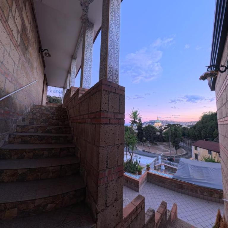 The View - Guest House Capodimonte - Deluxe Doppelzimmer mit Balkon - 8