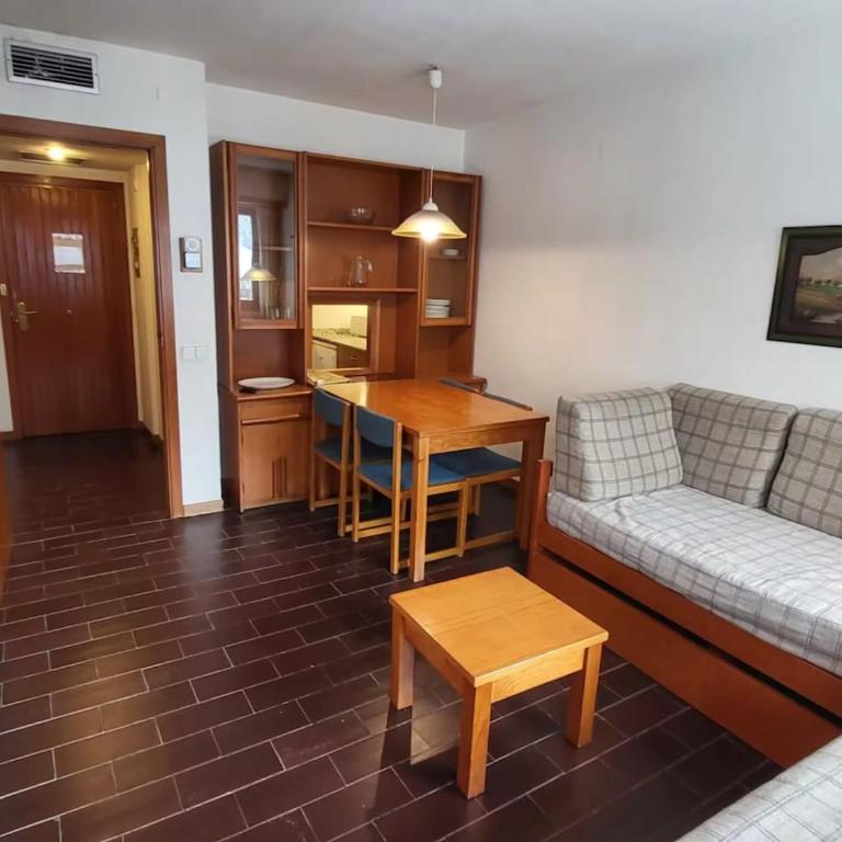 Cozy duplex right on the slopes in Baqueira - Apartment mit 3 Schlafzimmern - 1