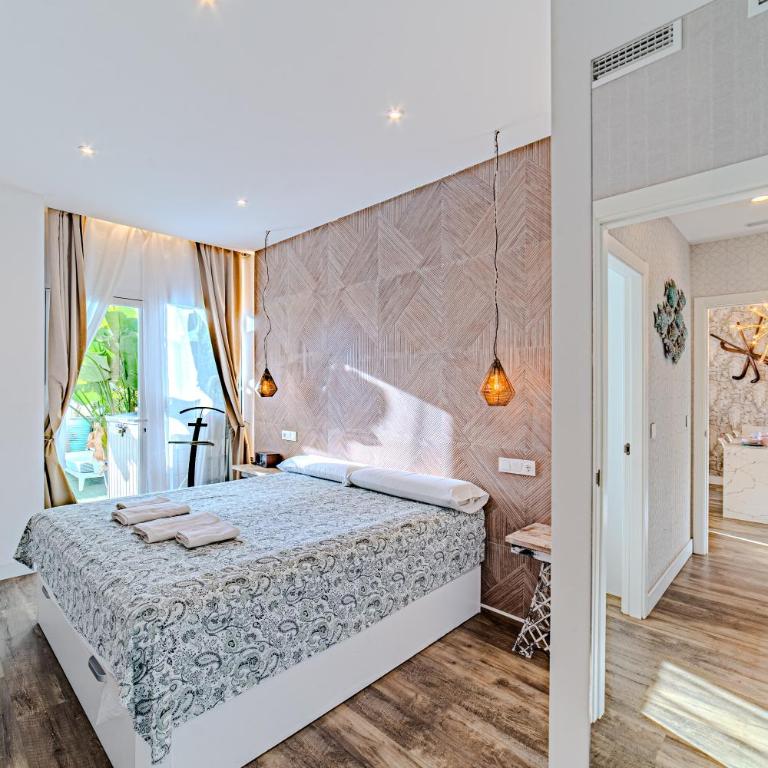 Apartamentos LOLA y MANUELA en primera línea playa Carihuela con excelente Terraza-jardin de 80 m2 frente al Mar con aparcamiento privado Ideal para descansar oyendo las olas del Mar - Appartement 2 Chambres - 59