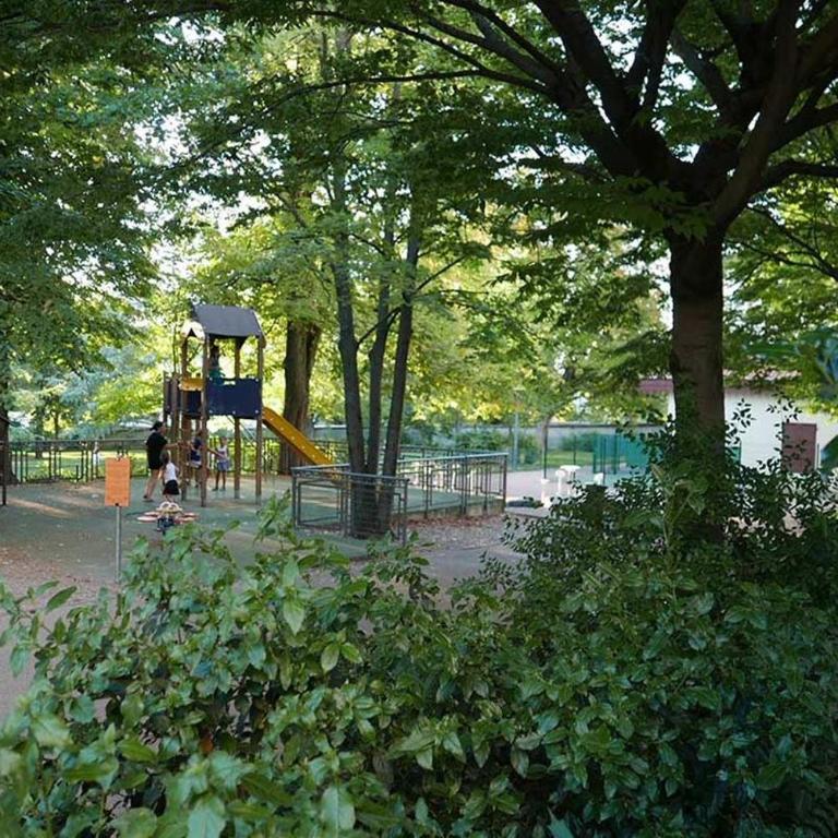 Grand appartement t3 sur cour, centre historique - Apartamento de 2 dormitorios con vistas al jardín - 25