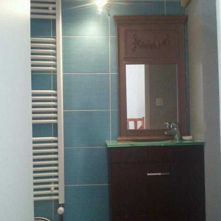 Grand appartement t3 sur cour, centre historique - Apartamento de 2 dormitorios con vistas al jardín - 33
