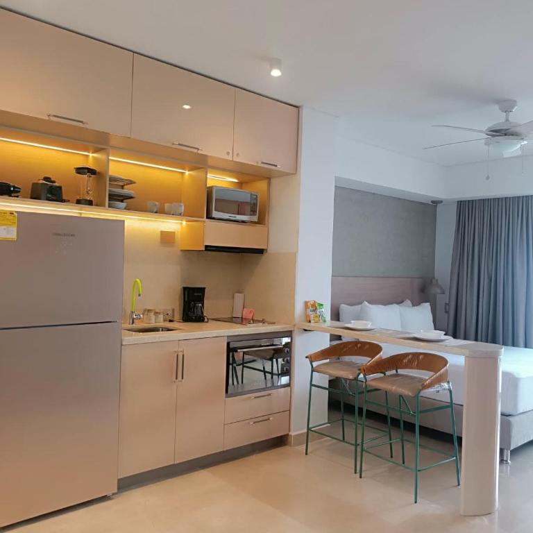 Apartamento Despierta Frente al Mar, con jacuzzi, piscinas y baño turco, cerca al aeropuerto - Two-Bedroom Apartment - 43