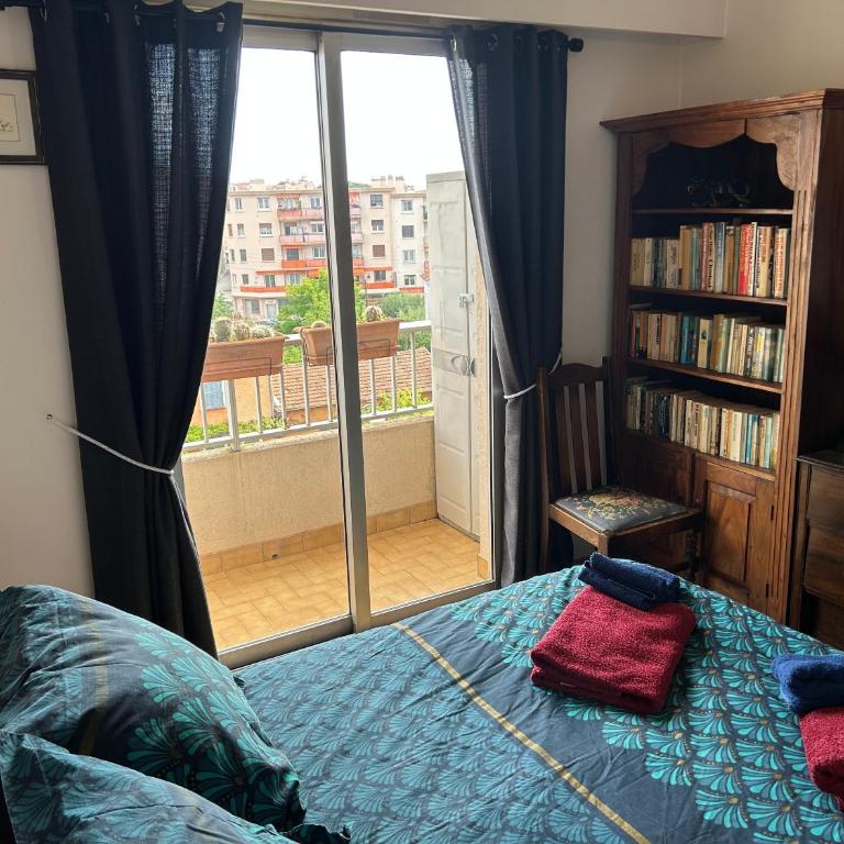 Sunny Balcony Apartment in Vallauris Near Cannes & Antibes - Appartement 1 Chambre - 2
