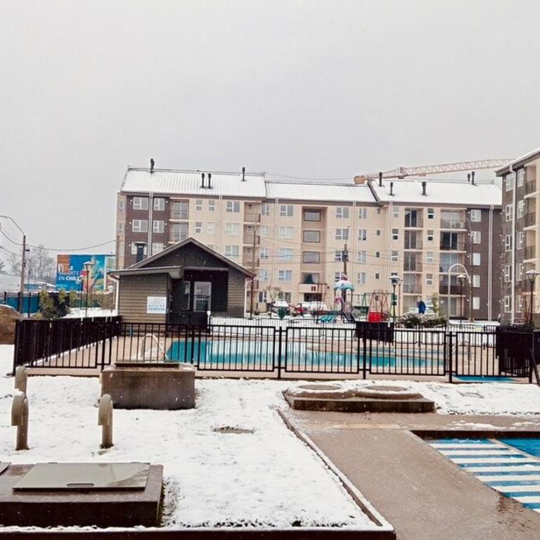 Spacious 3 bedroom apartment with pool and parking space - Three-Bedroom Apartment - 4